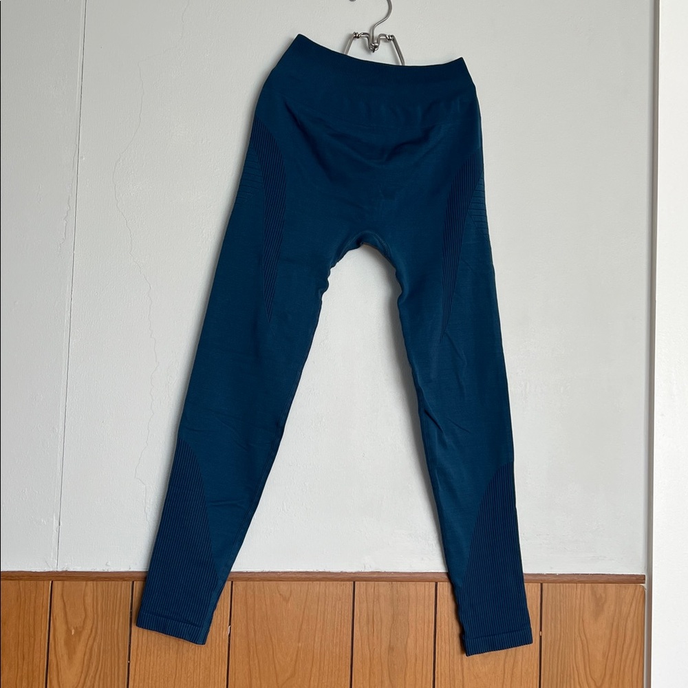Alphalete Blue Seamless Workout Leggings Size S - Excellent Condition‎